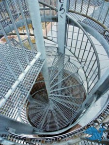 Подъём на обзорную полщадку