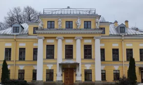 Экскурсия во дворец Бобринских